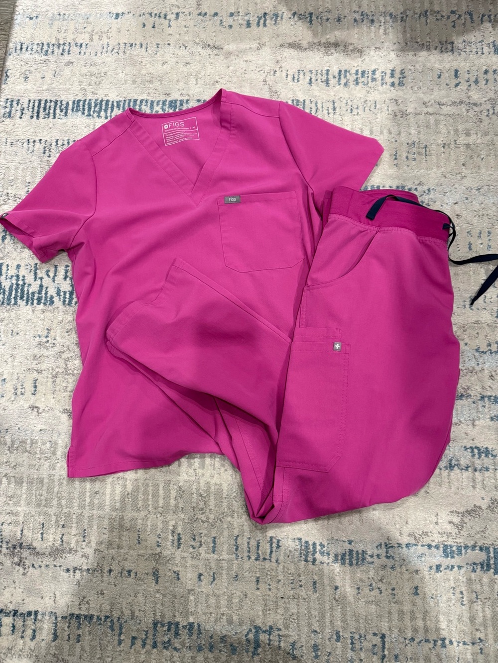 Figs Women’s Scrub Top & Jogger Set - Bright Magenta